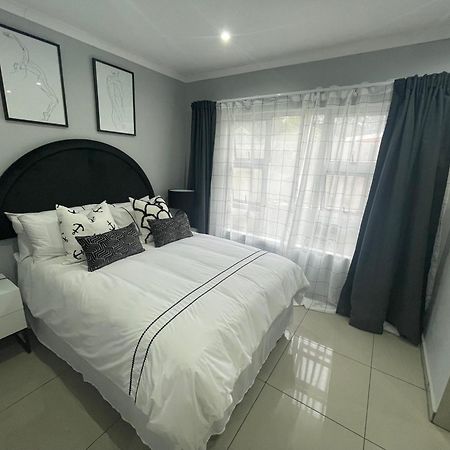 Trendy, Comfortable 1 Bedroom Apartments In Umtata Exteriér fotografie
