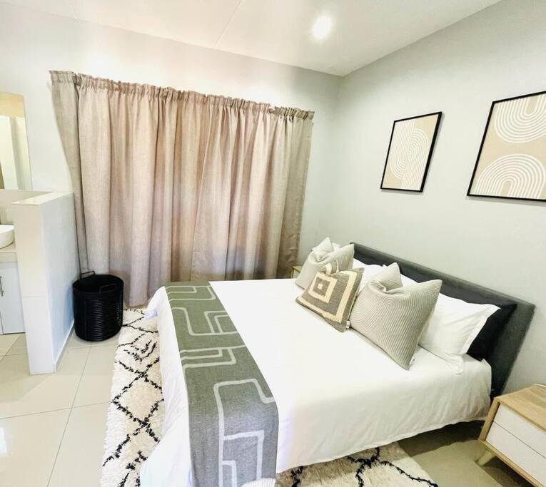 Trendy, Comfortable 1 Bedroom Apartments In Umtata Exteriér fotografie