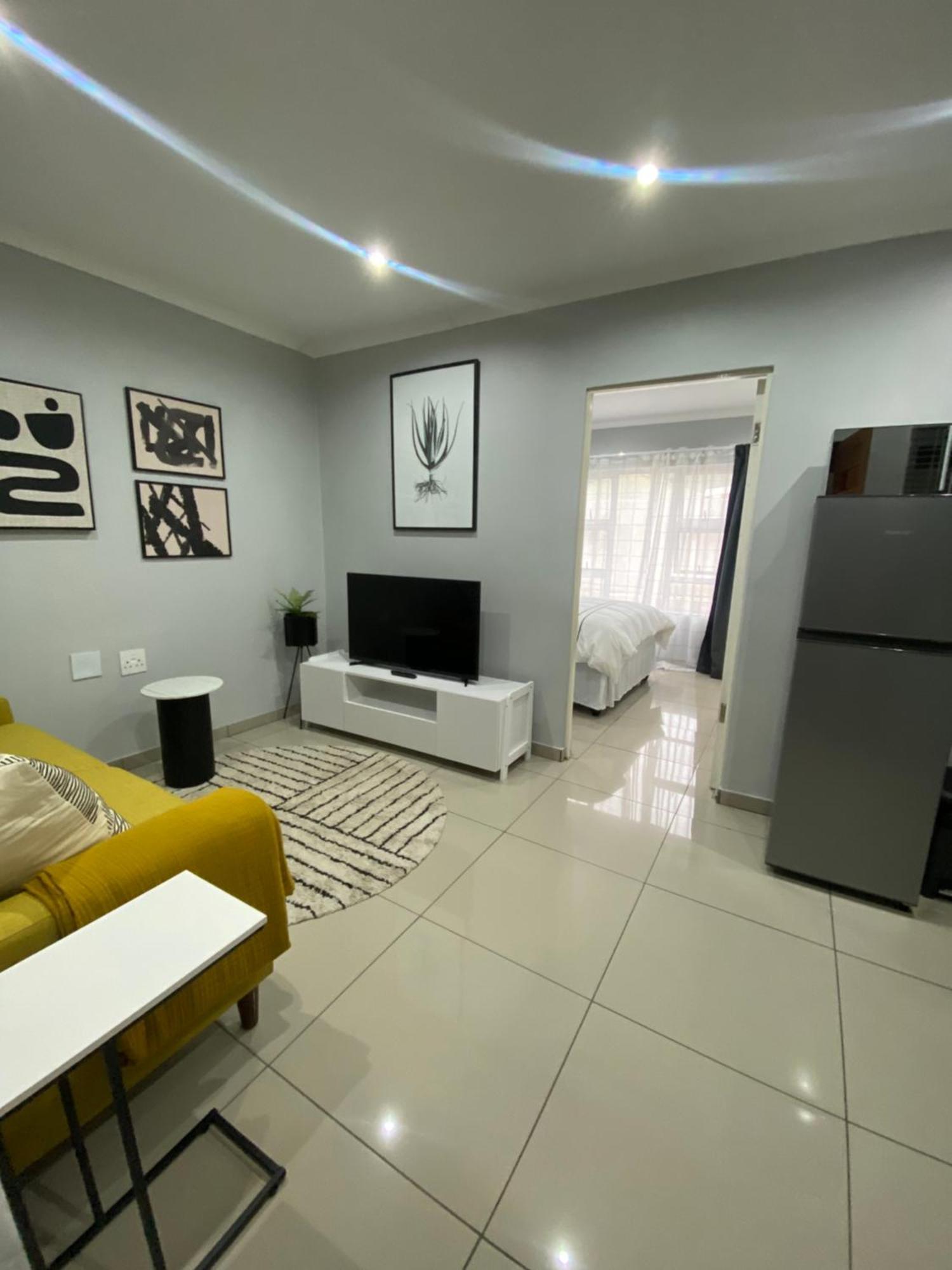Trendy, Comfortable 1 Bedroom Apartments In Umtata Exteriér fotografie